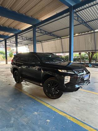 MITSUBISHI PAJERO SPORT 2.4 16V MIVEC TURBO DIESEL LEGEND BLACK AWD AUTOMÁTICO